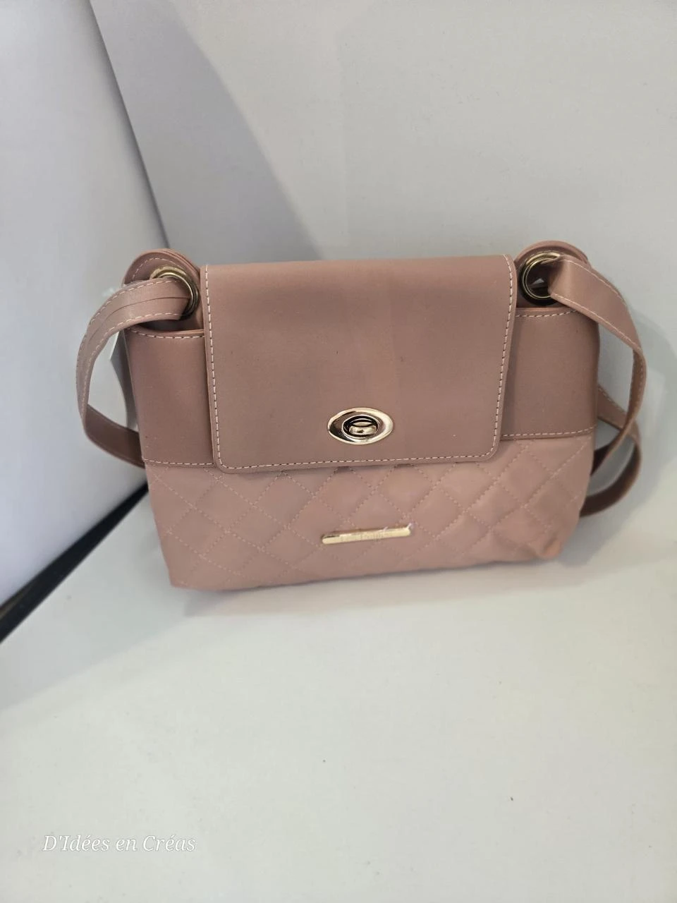 Sac bandoulière Les Petites. Paris Carla - Neuf avec étiquette - Rose poudré